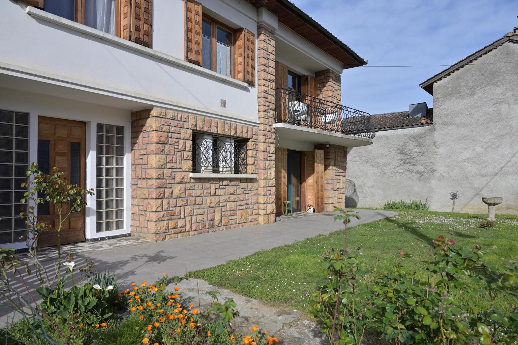La Maison Du Village Encausse-les-Thermes Екстериор снимка